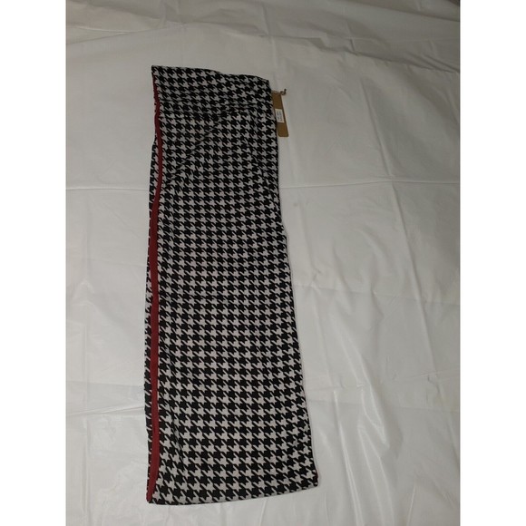 justin&taylor Infinity Scarf Houndstooth Black & White Burgandy Justin & Taylor - Picture 10 of 16
